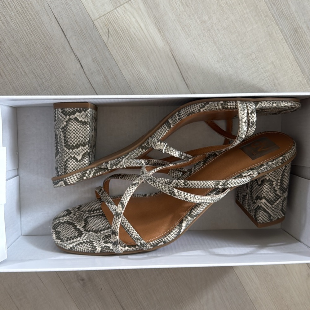 Dolce Vita ❤️🔥 Snake Print Hinx Block Heel Sandals - Picture 2 of 6